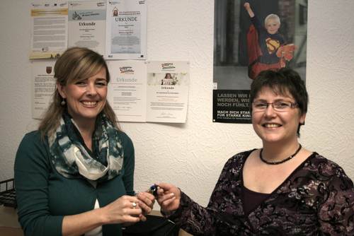 Silke Horn (links) übernimmt von Petra Kasper den Dienst im Bündnisbüro.