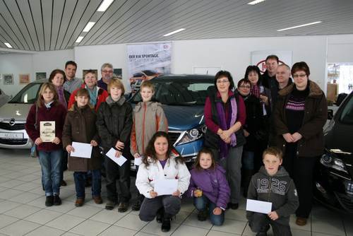 Freudige Gesichter bei den Gewinnern des Adventsgewinnspiels