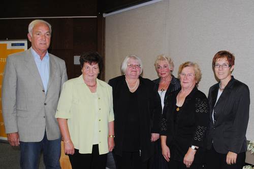 Margarete Holz und Helga Kuhn aus Wadern erhielten die Pflegemedaille des Saarlandes