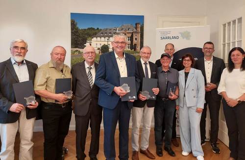 : v.l.: Karl-Heinz Seimetz, Andreas Wollscheid, Günter Möcks, Wolfgang Maring, Manfred Paulus, Albert Lang, Christian Ritz (Beigeordneter Stadt Wadern), Landrätin Daniela Schlegel-Friedrich, Innenminister Reinhold Jost, Landtagsabgeordnete Martina Holzner. Es fehlte Anja Klein.