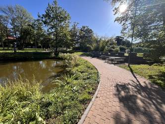 Park_neu_Weiher